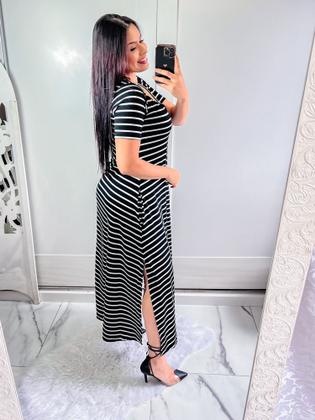 Imagem de vestido gola V com bolço e fenda lateral