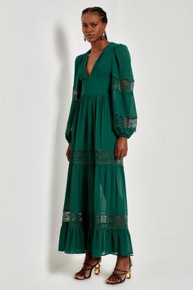 Imagem de vestido longo com aplicaçao de renda