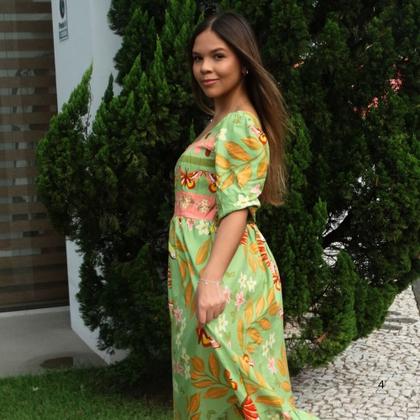 Imagem de Vestido Longo de Viscolinho com Manga 3/4 e Decote Quadrado - Verde