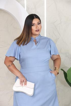 Imagem de Vestido Midi, Plus, Viscojeans, Azul Claro, Manga Sino, Amarração Decote, Lastex Cintura, Bolsos, Rosarrara BM1336A