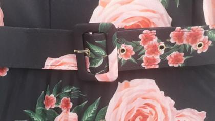 Imagem de Vestido plissado  moda Cassia com cinto