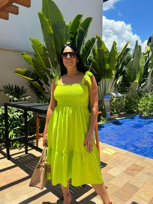 Imagem de Vestido Plus Size Midi Evasê Com Alças De Amarração E Detalhe Lastex