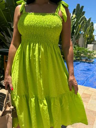 Imagem de Vestido Plus Size Midi Evasê Com Alças De Amarração E Detalhe Lastex