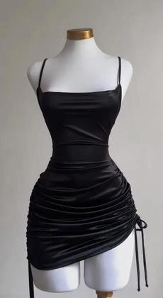 Imagem de Vestido Verão Sexy com Renda - Halter, Cintura Alta e Saia Quadril - Tendência 2024
