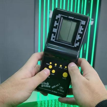 Imagem de Vídeo Game De Bolso Portátil Com Jogos Clássico 9999 Em 1