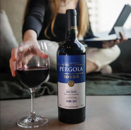 Imagem de Vinho Tinto demisec Bordo PERGOLA 1LT tradição o Mais vendido do Brasil