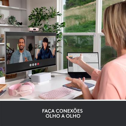 Imagem de Webcam + Suporte Logitech Brio 500 Full HD, 1080p, 30 FPS, com Microfones Duplos, USB, Suporte Incluso, Rosa - 960-001418