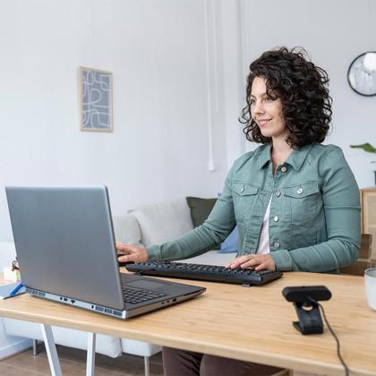 Imagem de Webcam Trust TW-200 Full HD 1080p, Microfone de Longo Alcance, Filtro de Privacidade, USB, Preto - 24734