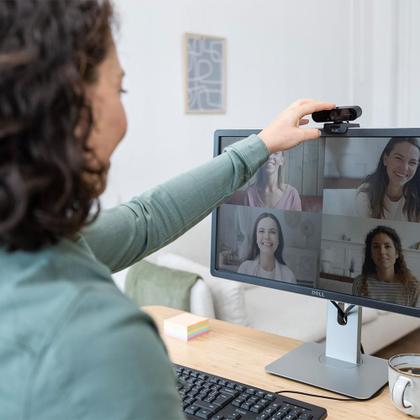 Imagem de Webcam Trust TW-200 Full HD 1080p, Microfone de Longo Alcance, Filtro de Privacidade, USB, Preto - 24734