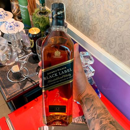 Imagem de Whisky Escocês Johnnie Walker Black Label 1l 12 Unidades