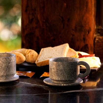Imagem de Xícara de Chá com Pires em Pedra Sabão Servir Decorar 200ml