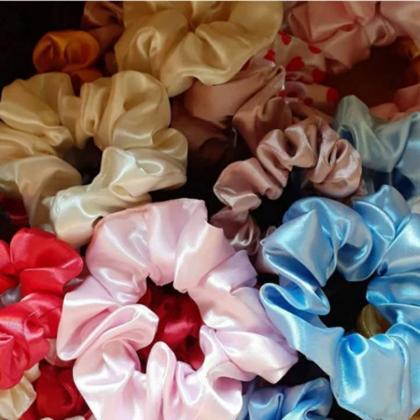 Imagem de Xuxinha Cetim Preta Anti Frizz Para Cabelos Cacheados