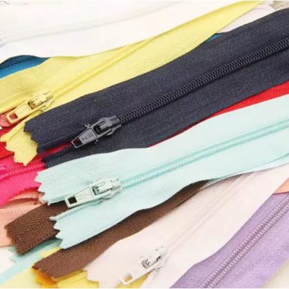 Imagem de Zíper De Nylon 30cm Fino Com Cordão Cores Sortidas 10 Unids