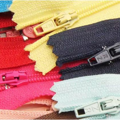 Imagem de Zíper De Nylon 30cm Fino Com Cordão Cores Sortidas 10 Unids