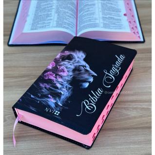 Bíblia NVI Leão visual rosas  Com Índice Letras Grandes