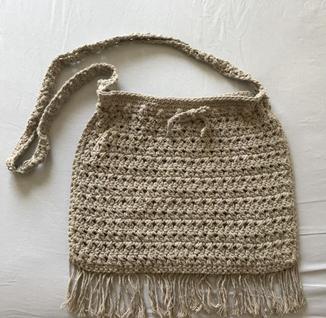 Bolsa Crochê Transversal com Franjas