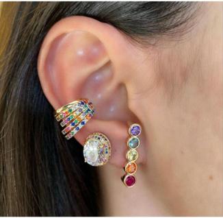 brico colorido e piercing fake