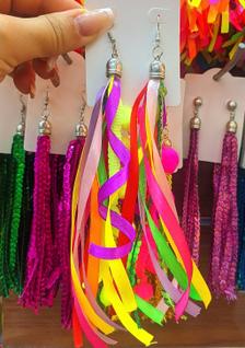 Brincos de Carnaval Fitas Coloridas Fitinhas Neon Festas Par de Brinco Argola grande Flor