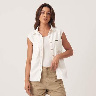 Camisa Colete Jeans Color Bolsos e Barra Desfiada Branco Cru