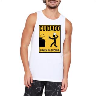 Camiseta Regata Cuidado homem na cozinha