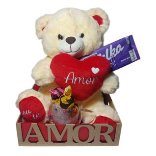 Cesta Romântica com Urso Pelúcia , Chocolates e Caneca 3D