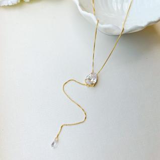 Colar gravatinha com gota de zircônia