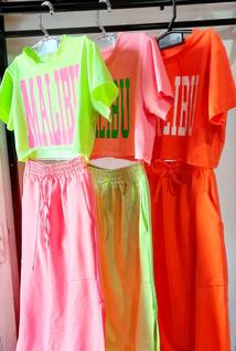 Conjunto moletinho neon