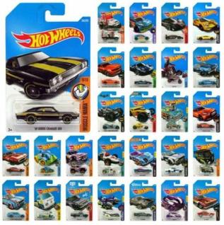 Kit com 12 Carrinhos Hot Wheels Básicos Modelos sortidos C4982 Mattel