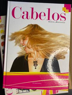 Livro Cabelos - Guia Completo de Cortes, Penteados e Maquiagens: Inspirações