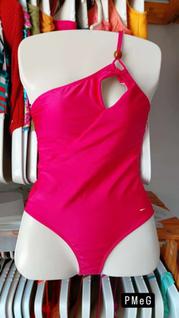 Maio body de um ombro só da sol e agua