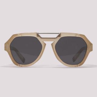 ÓCULOS EVOKE AVALANCHE B02  é um modelo versátil e elegante, perfeito para quem busca esti