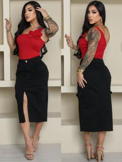 Saia Jeans Midi Feminina Cargo Fenda Frontal e Bolsos Laterais