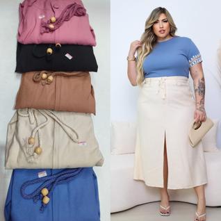 Saia Longa Plus Size com Fenda Frontal e Cinto de Amarração  Tecido Sensorial Premium