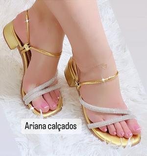 Sandália Strass com Regulagem para Conforto e Estilo