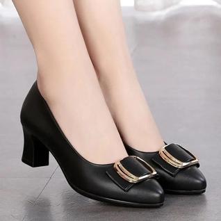 Sapatos Femininos Clássicos De material sintético Preto Com Salto Quadrado E Bico Redondo 