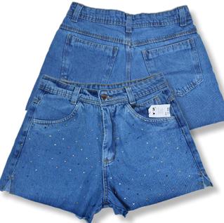 Short Jeans Feminino Cintura Alta Com Pedrarias Bilhantes Coloridas e Barra Corte a Laser