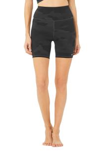 Shorts Alo Yoga High Waist Vapor - Camuflagem Preta para Mulheres