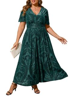 Vestido Simplee Velvet com decote em V plus size para convidados de casamento