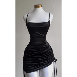 Vestido Verão Sexy com Renda - Halter, Cintura Alta e Saia Quadril - Tendência 2024