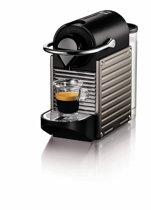 Máquina de café espresso Nespresso Pixie C60 elétrica titânio