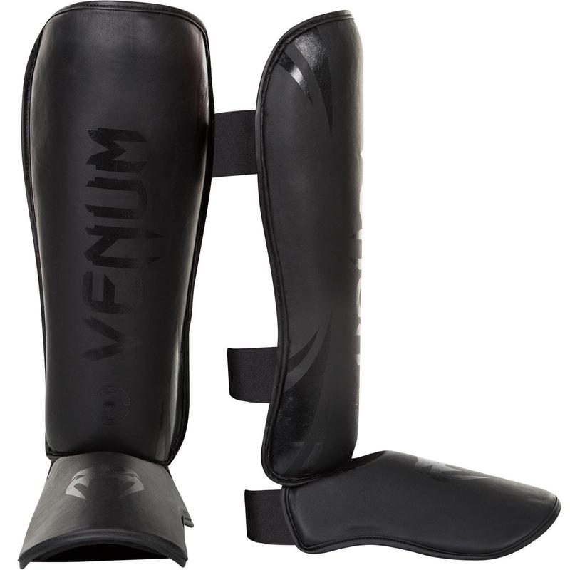 Shin Guard Venum Challenger Standup em couro skintex preto/preto