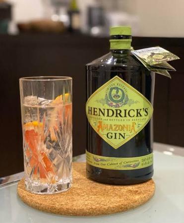 01 Un Gin Hendrick's Amazonia 1000ml - HENDRICKS Imagem de 01 Un Gin Hendrick's Amazonia 1000ml