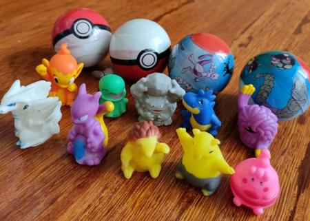 16 Brinquedos Pokémon Go na Pokébola. - Boneco Pokémon - Magazine