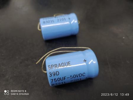 Imagem de 2x Capacitor Eletrolitico 750uf/50v Axial 85 26x55mm