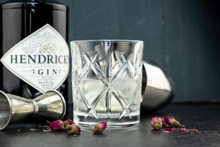 3 Gin Hendricks 750ml Importado - Original - Envio Imediato Imagem de 3 Gin Hendricks 750ml Importado - Original - Envio Imediato