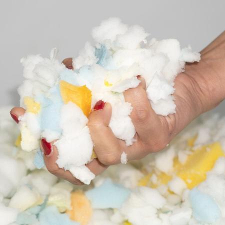 Imagem de 3 Kilo De Flocos Espuma Para Enchimento Almofada Puffs