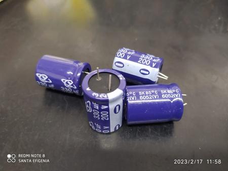 Imagem de 3x Capacitor Eletrolitico 330uf/200v 85 22x40mm