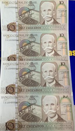 Imagem de 4 Cédulas 10 Cruzados Banco Central do Brasil