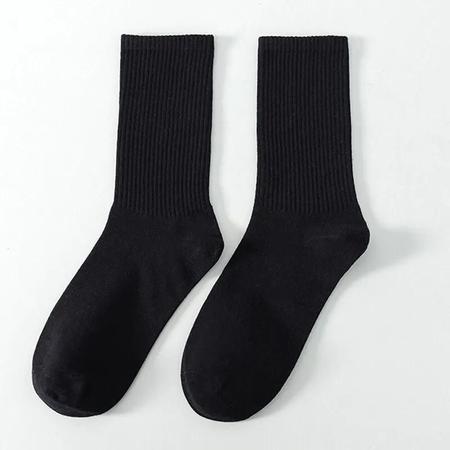 Imagem de 6 Pares de Meias Masculinas Tubo Médio - Cores Sólida (Preto e Branco) - Estilo Harajuku