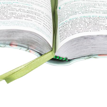 Imagem de A Bíblia da Pregadora Com Estudo e Esboços Tamanho Grande Capa Luxo Flores RC